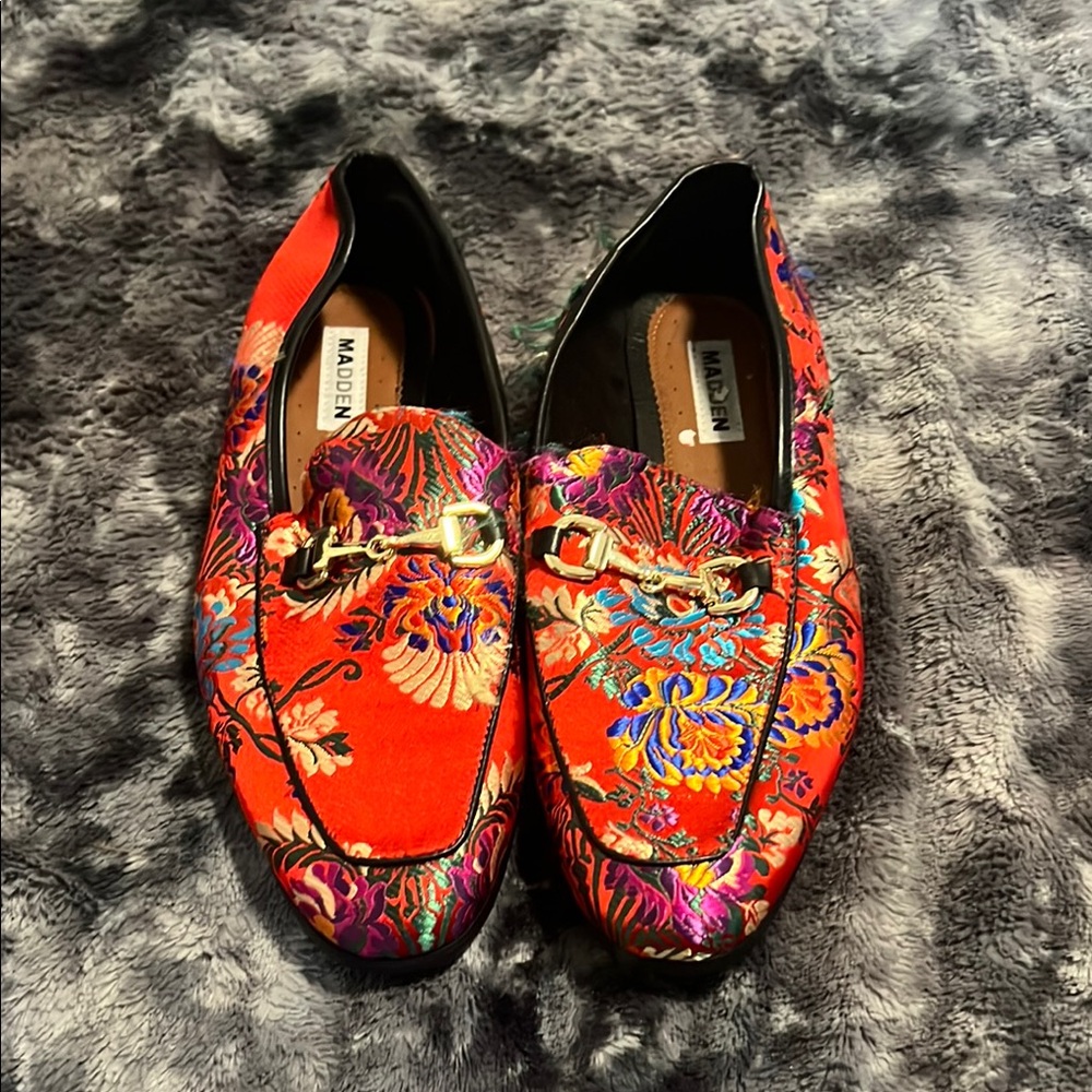Madden Vibrant Floral Loafers with Gold Accents Size 10 New